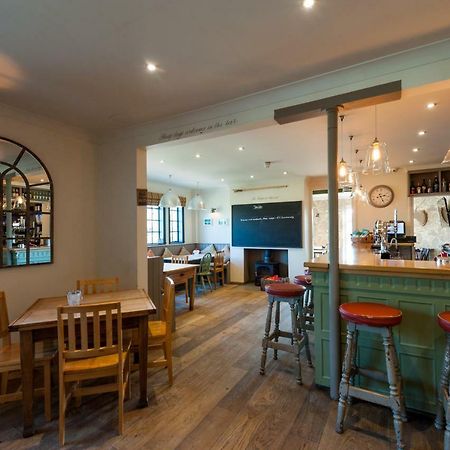The Shepherd At Langham Boxted  ภายนอก รูปภาพ